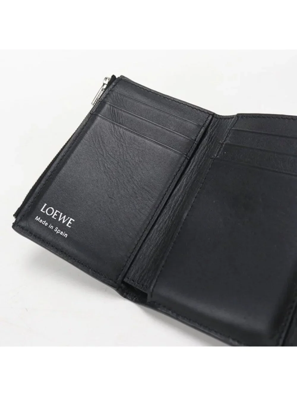 Loewe Vertical Wallet Small Pebble Trifold Mini Grain Calf